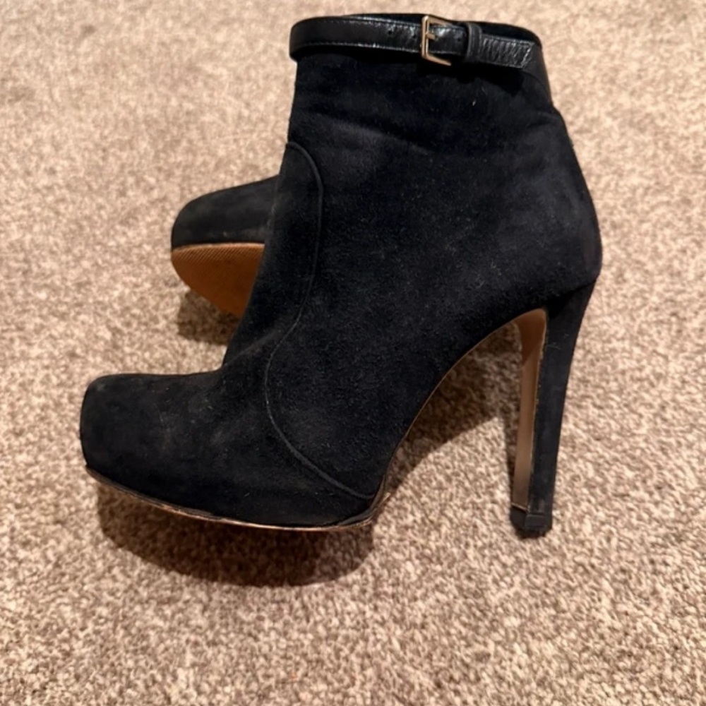 Chic Black Suede Heeled Boots